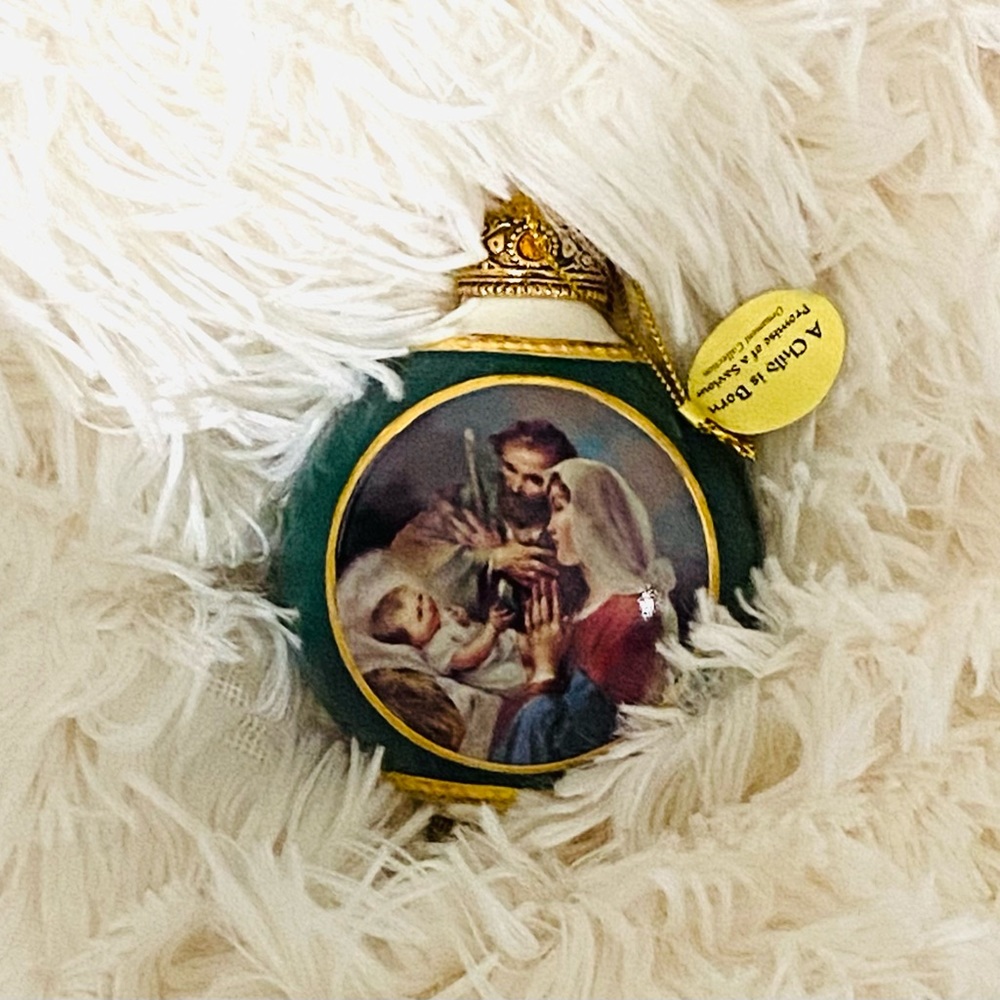 1999 BRADFORD EDITION A Child Is Born Hand Painted Jewel Accents Ornament MC